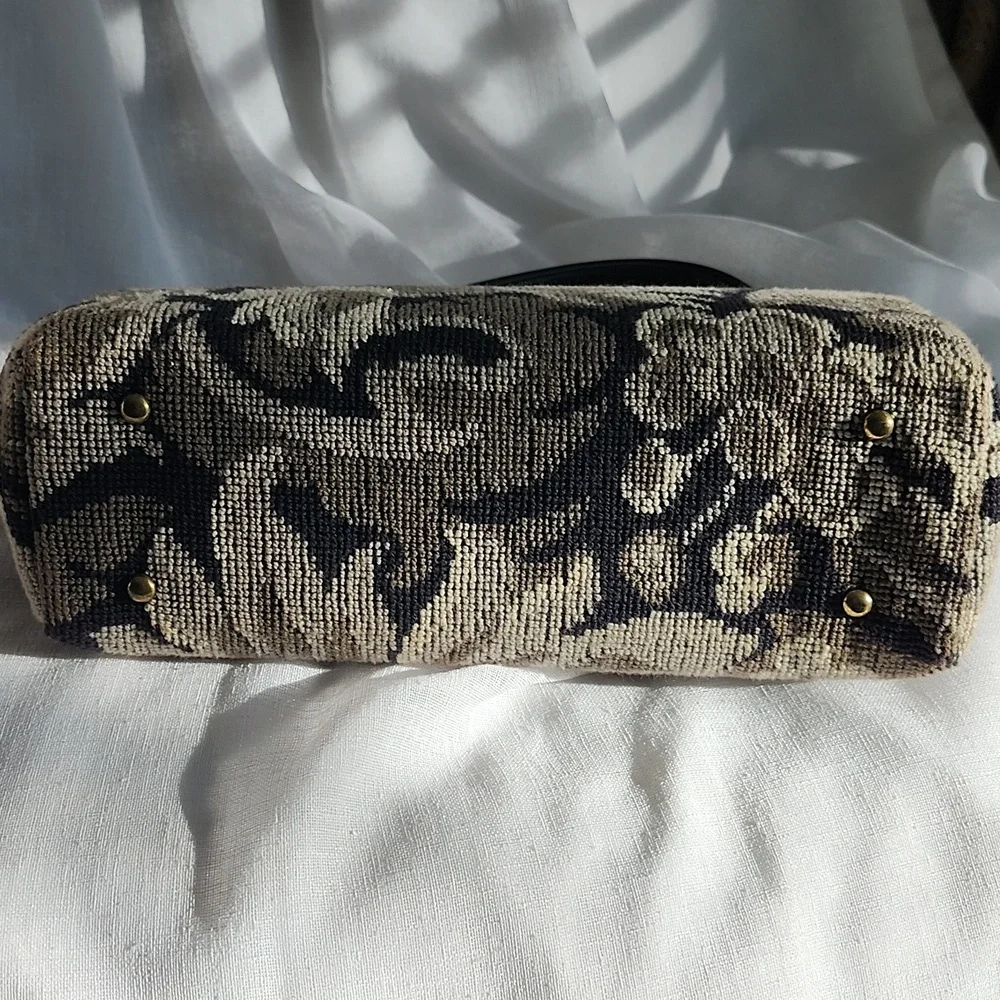 Vintage 1950's Ex Condition Black & Cream Tapestry Handbag, $75